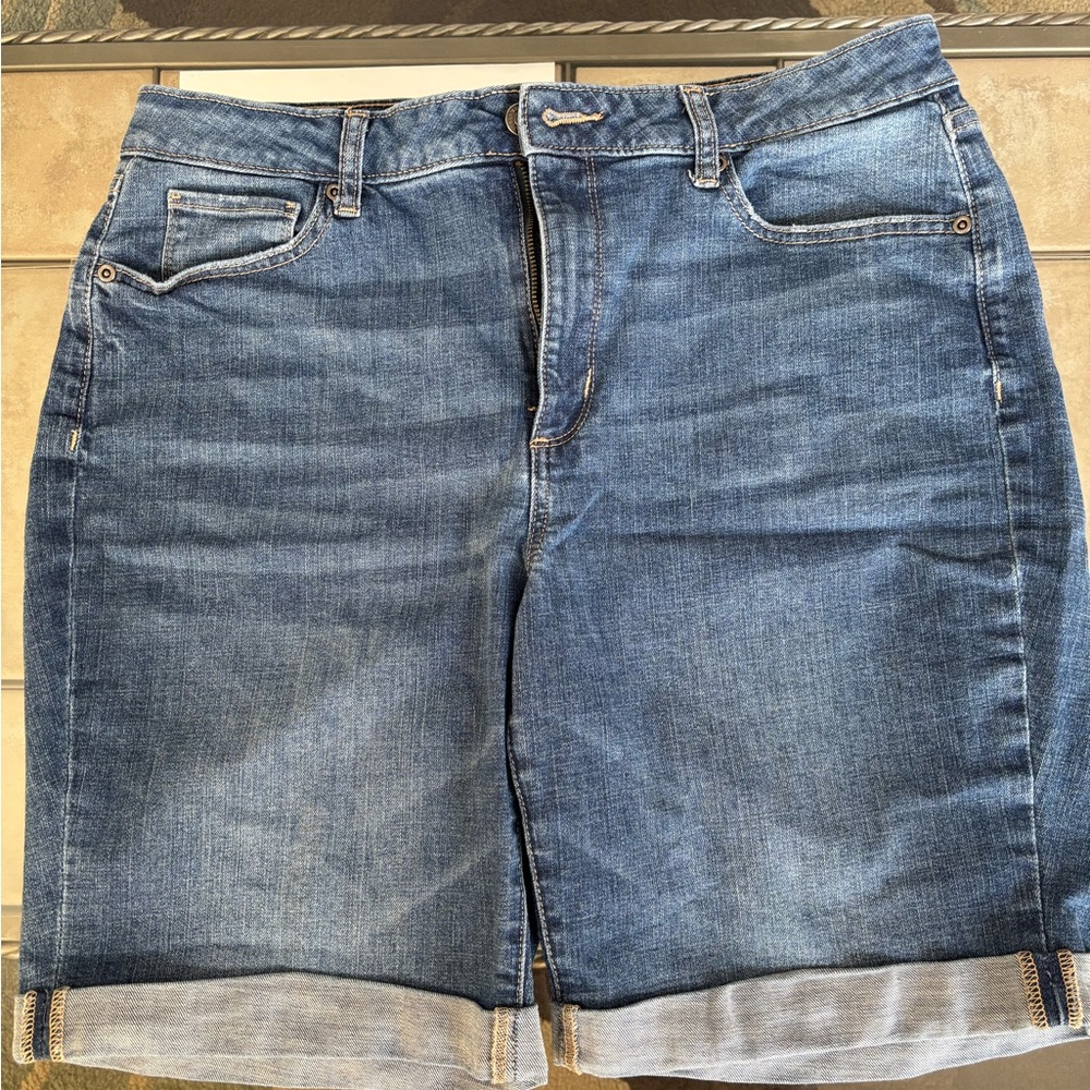 EUC - Sonoma Bermuda Shorts - 14